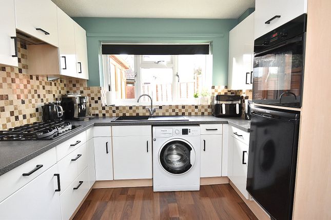 13, Blackmore Chase, Wincanton photo 2