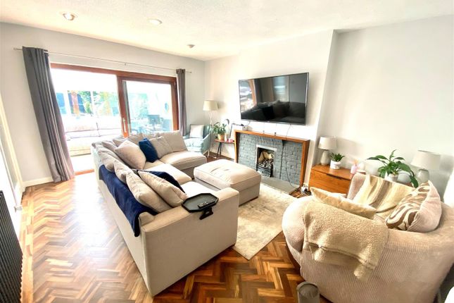 3, The Crest, Potters Bar photo 2