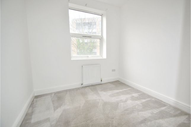 Flat to rent in Oakfield Road, Croydon