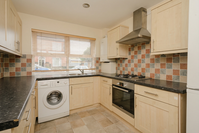 55, Wycliffe Road, London photo 4
