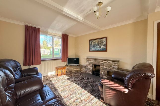 6, Glebe Close, Great Yarmouth photo 3