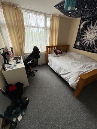 50, Kynaston Wood, Harrow photo 5
