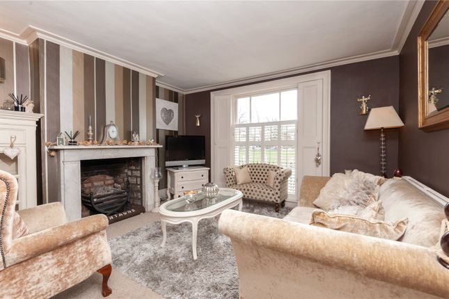 46, The Green, Twickenham photo 3