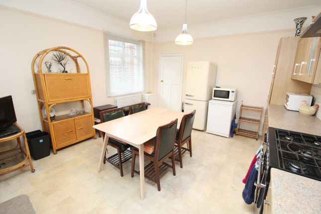 148, Little Glen Road, Leicester photo 4