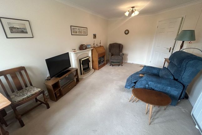 33 Gwenllian Morgan Court, Heol Gouesnou, Brecon photo 4