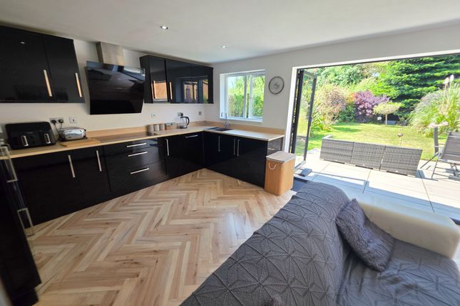 35 Brander Close, Doncaster photo 4