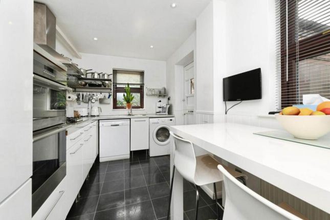 12a, Brentwood Place, Brentwood photo 4