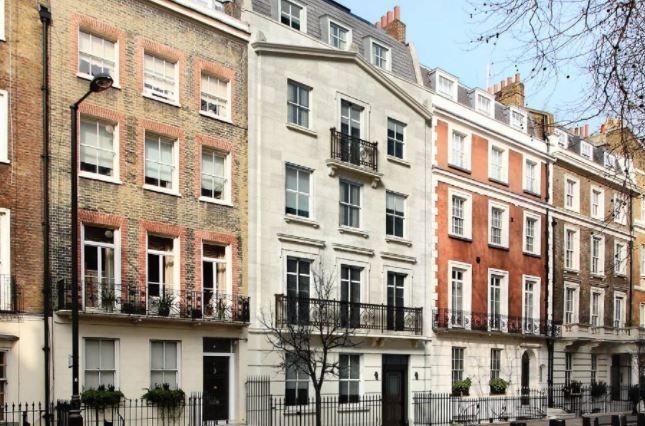 Flat to rent in Upper Brook Street, London