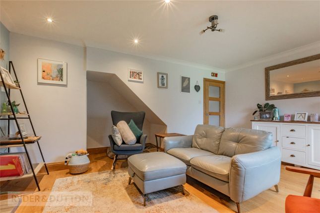 10, Banks Grove, Huddersfield photo 4