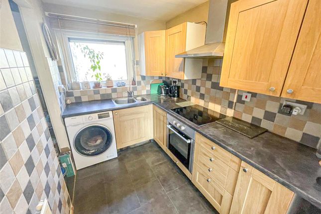 71, Neston Gardens, Leicester photo 3