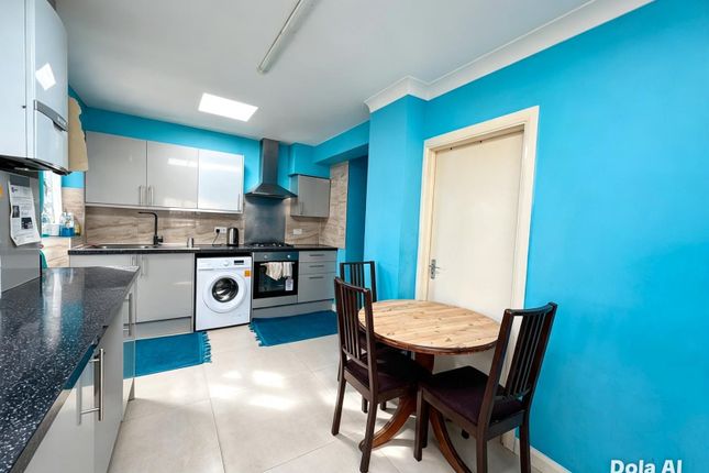 165, Lyon Park Avenue, Wembley photo 3