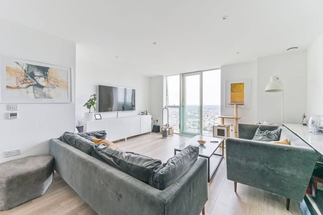 Thumbnail Flat for sale in Saffron Central Square, Central Croydon, Croydon