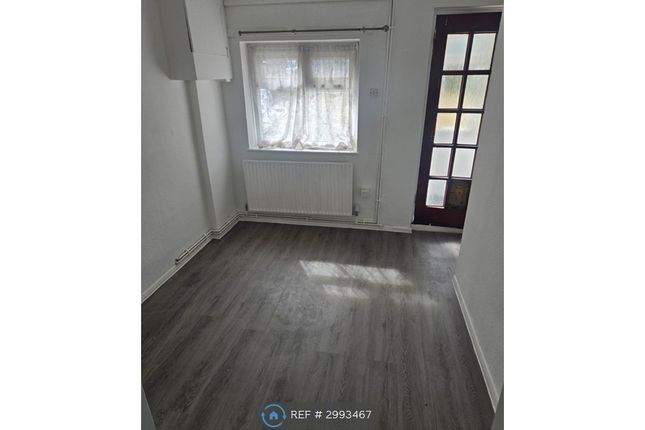 Headley Drive, New Addington, Croydon photo 4