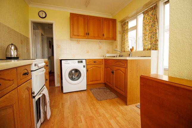 3, Collingham Way, Filey photo 2