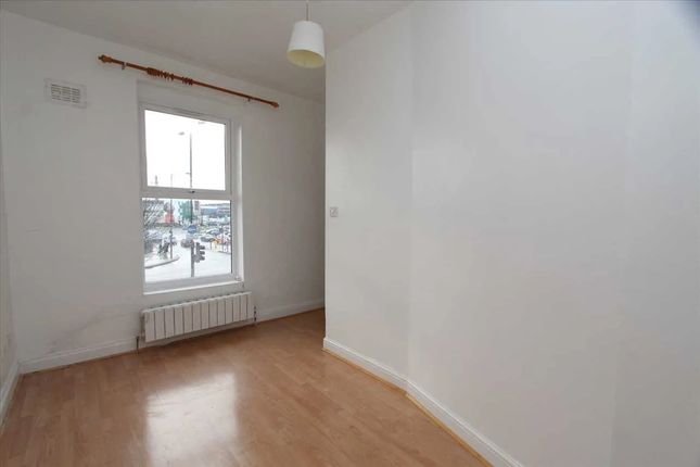 Flat for sale in Flat 3, 553 Old Kent Road, London