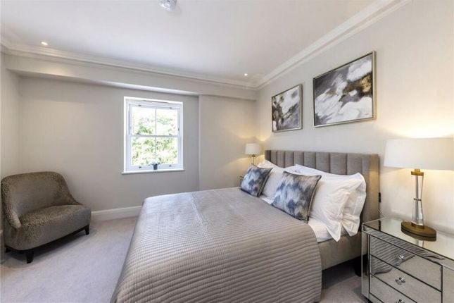 Flat for sale in Mulberry Court, Hampton Wick