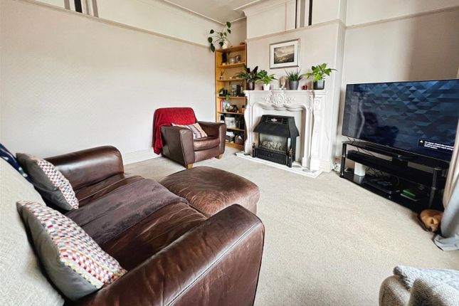 302, Leeds Road, Bradford photo 5