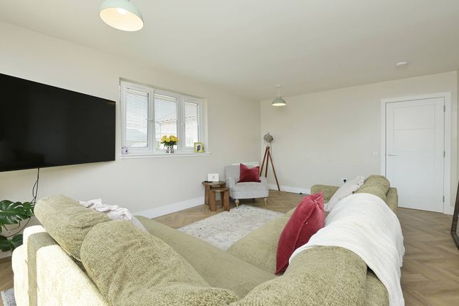 Flat 8, 4 Friars Croft Crook, South Queensferry, EH30 9EE photo 4
