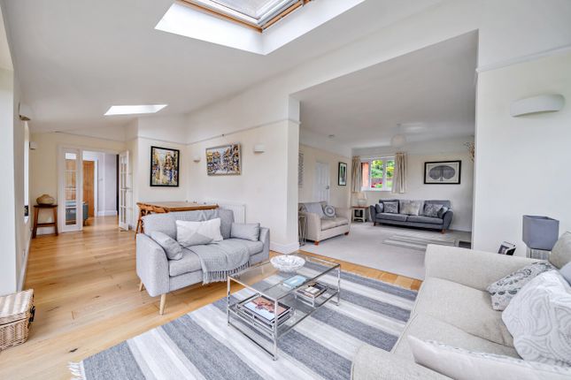 22, Mountside, Surrey photo 3