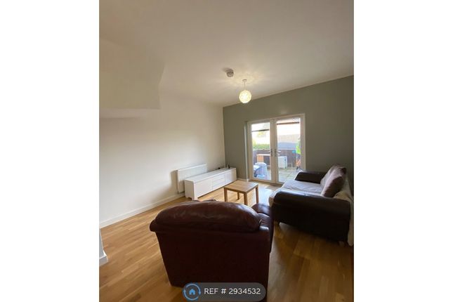 Flat, Bronwydd Road, Carmarthen photo 2