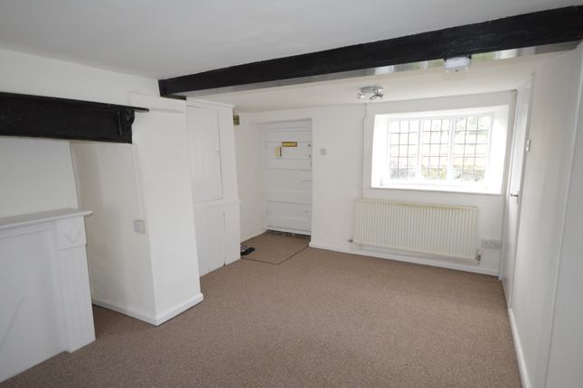 Cottage to rent in High Street, Islip, Kettering