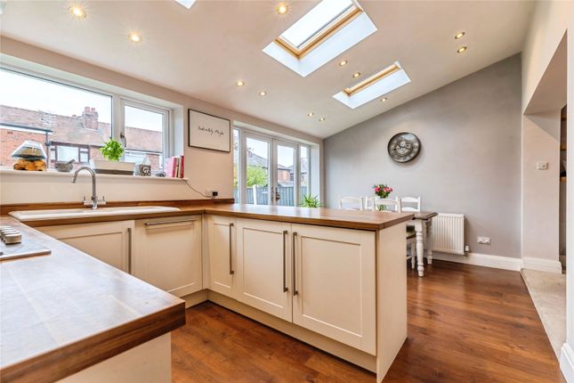 9, West Meade, Manchester photo 2
