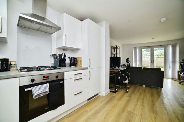 21, Cedar Drive, Beverley photo 3