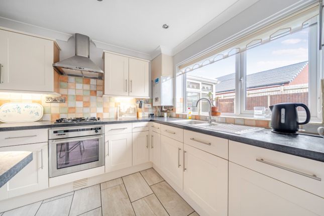 56, Chestnut Avenue, Spalding photo 2