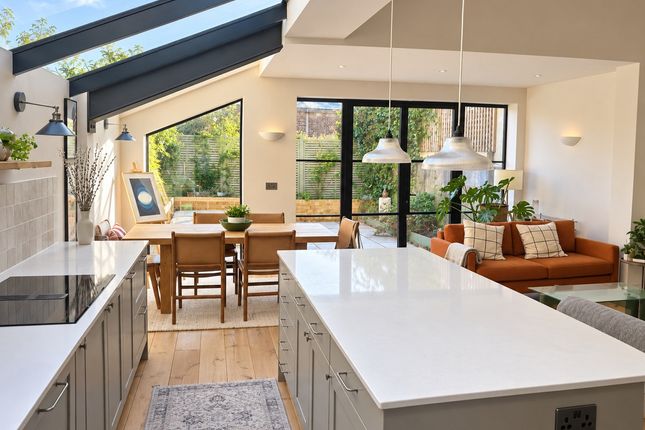 175a, Harvist Road, London photo 3