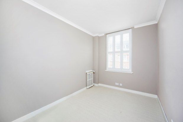 Flat to rent in Whiteheads Grove, Chelsea