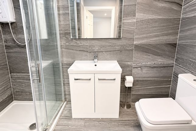 Flat 3, QC, Queens Crescent, London photo 5