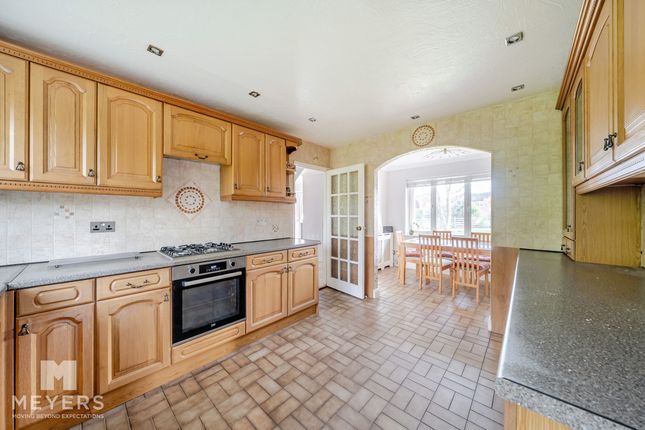 12, Juniper Close, Ferndown photo 2
