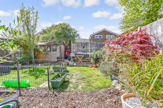 4-bed semi-detached on 81, Knaves Acre, Headcorn, £375,000