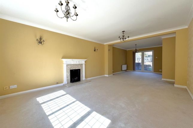 27, Whitecross Drive, Weymouth photo 4