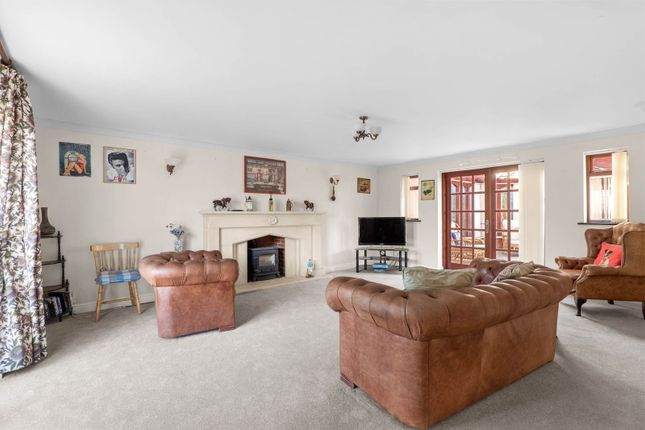 The Five Gables, Lower Ferry Lane, Worcester photo 3
