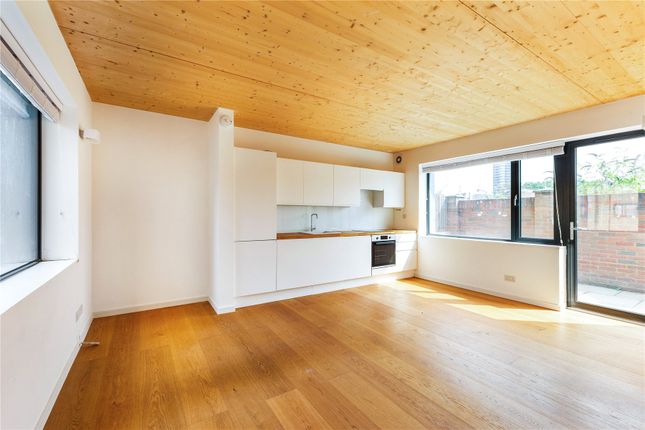 119D,, Chobham Road, London photo 2