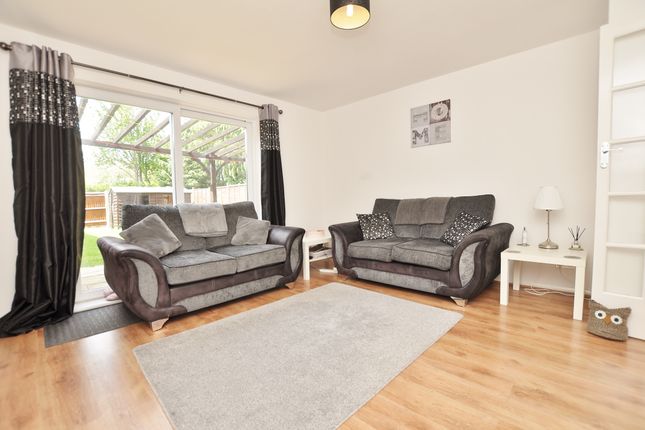 2, Emmanuel Close, Guildford photo 4