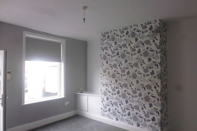 10, Thames Street, Rochdale photo 2