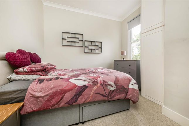 Terraced house for sale in Durnsford Avenue, London