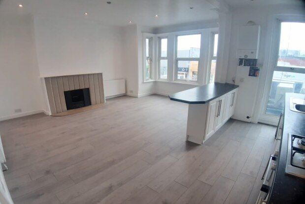 Flat to rent in Boundary Road, Hove