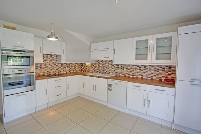 11, Carne Place, Portsmouth photo 2