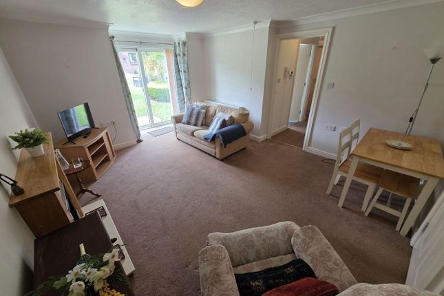 11, Priory Gardens, Abergavenny photo 2