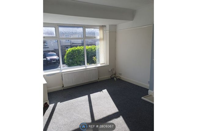 Royds Avenue, Bailiff Bridge, Brighouse photo 5