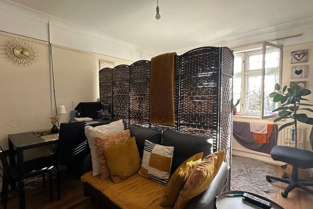 30, Wyvern Road, Purley photo 4