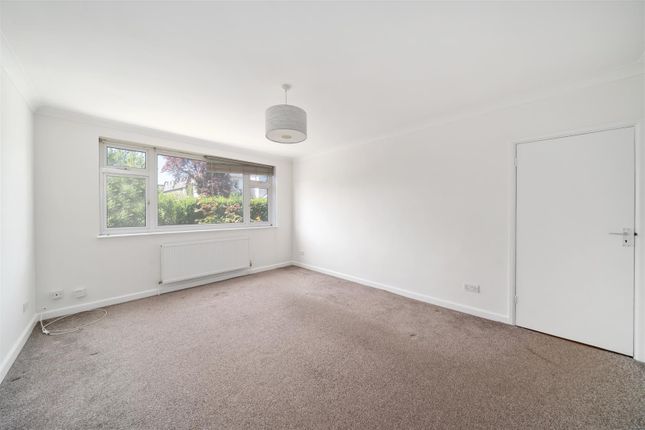 Flat 1 Trinity Court. 95, Trinity Road, Wimbledon photo 2
