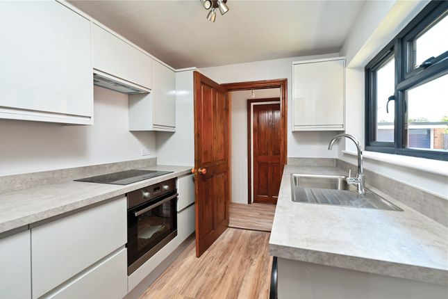 41, Hythe Park Road, Surrey photo 4