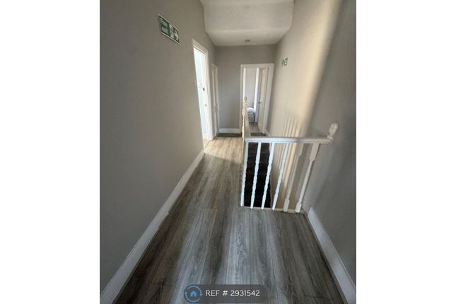 Sandringham Road, Thornton Heath photo 3