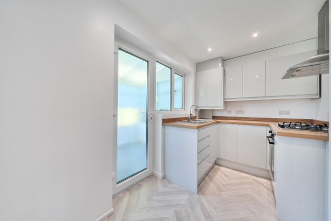 67, Oakmount Road, Chandler's Ford photo 2