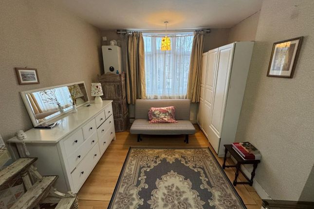 139, Sherringham Avenue, London photo 4