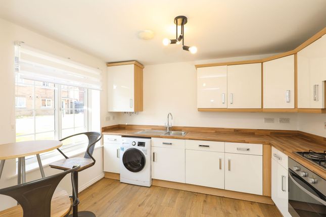 7, Bakewell Gardens, Rotherham photo 3